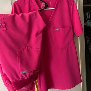 Figs one pocket M top, jogger M bottom